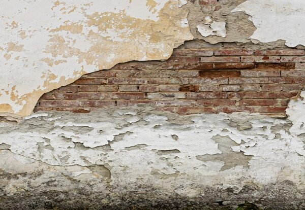Fachada antigua revisada antes de aplicar pintura exterior