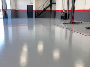 Detalle relacionado con Pintura exterior de naves: fachadas metálicas, hormigón y encuentros