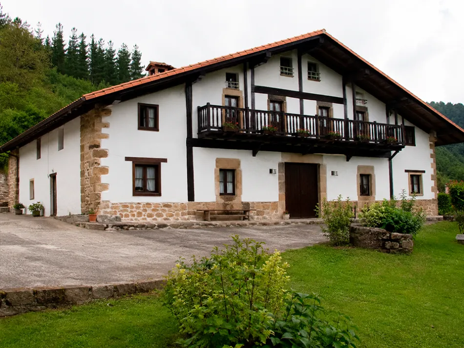 Detalle relacionado con Pintar un chalet por fases: interior, fachada y madera exterior